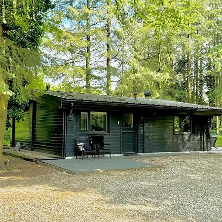 Holiday home The Four Oaks House